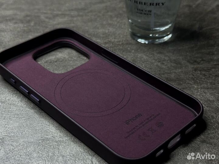 iPhone 15 Pro. FineWoven Case Mulberry