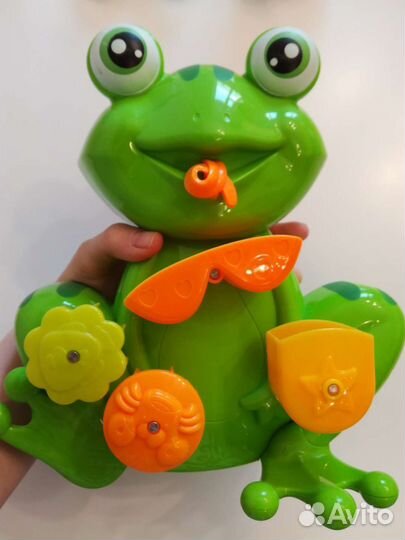 Игрушка для купания в ванной