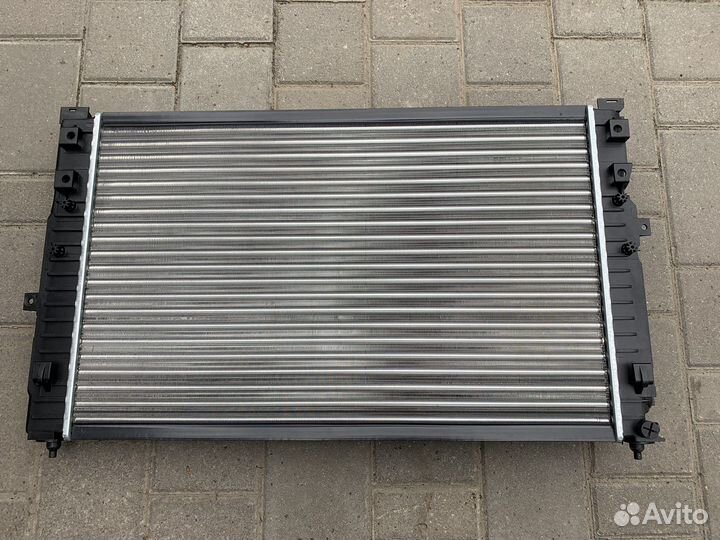 Радиатор охлаждения АКПП Фольксваген Пассат Б5