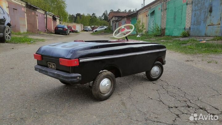 Педальная машина 
