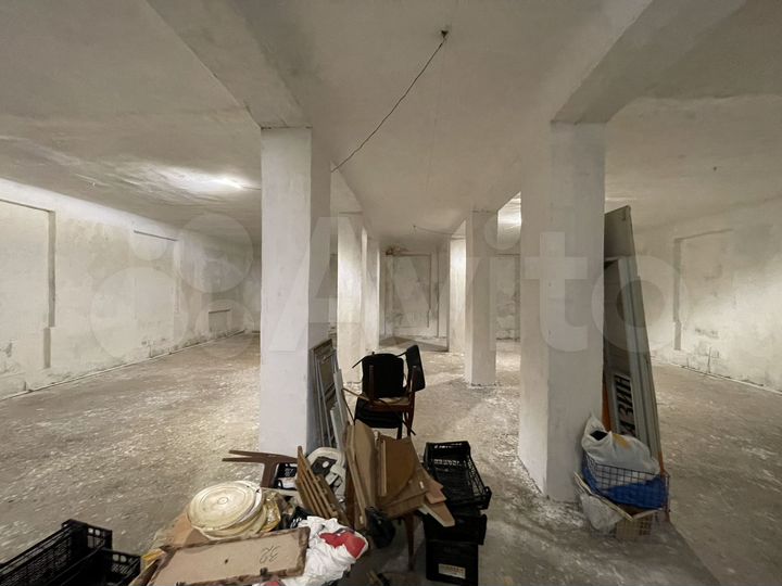 Здание 648 М2 с землей