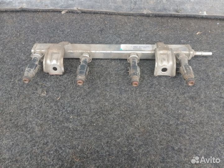 Рампа с форсунками Mazda 3 BK 2.0