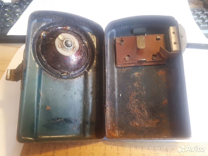 Старинный карманный фонарик времён СССР