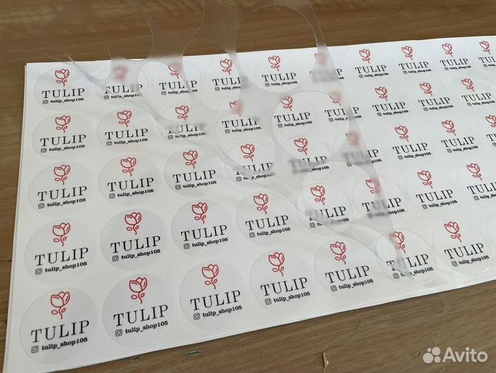 Печать наклеек с контурной резкой