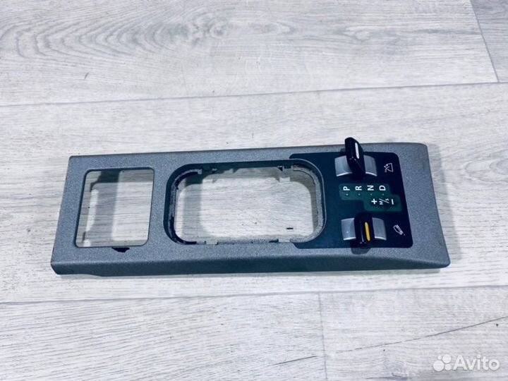 Накладка на кулису кпп Land Rover Range Rover LM
