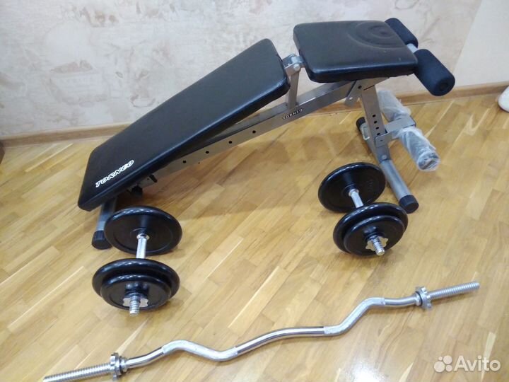Скамья для жима и пресса + штанга + гантели