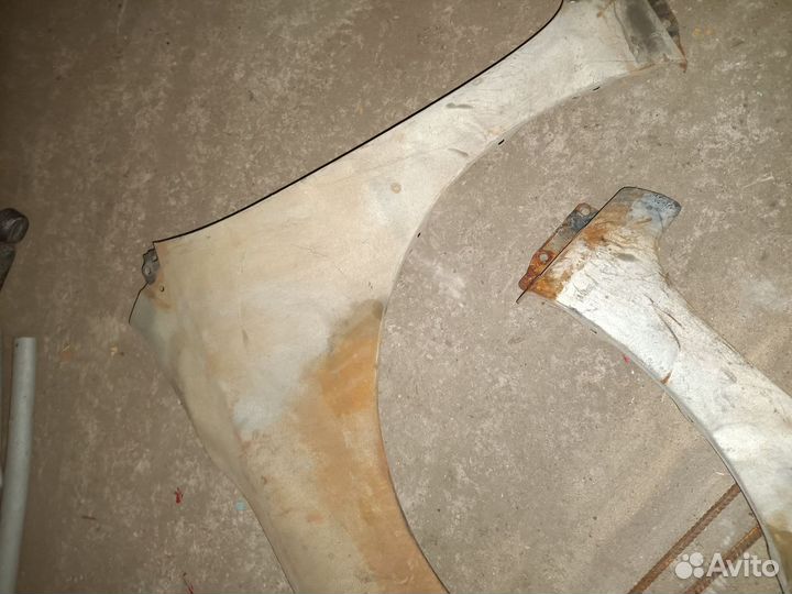 Крылья передние королла 151 сгоревшие