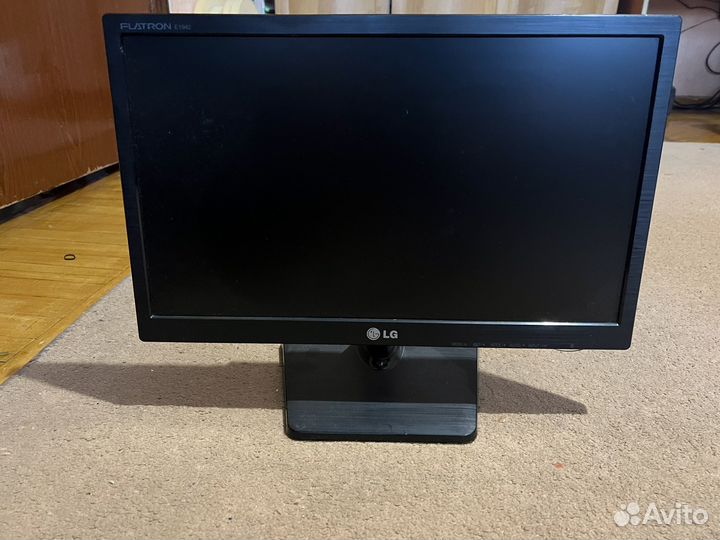 Монитор LG flatron e 1942