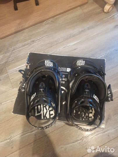 Сноуборд с креплениями