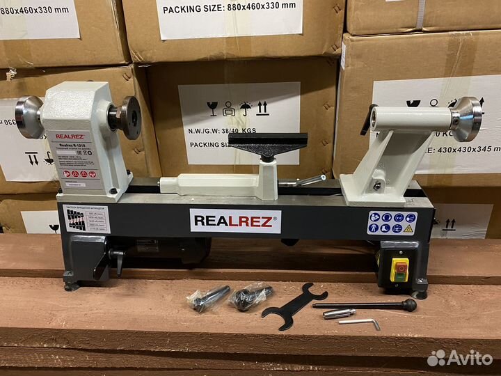 Токарный станок по дереву R1218 550Вт