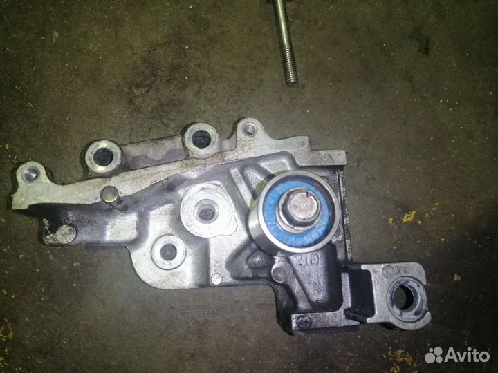 Кронштейн крепления натяжителя ремня грм Subaru