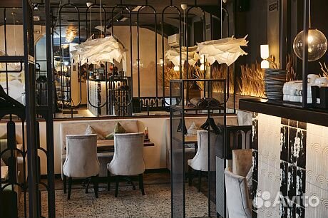 Младший администратор/Хостес в ресторан