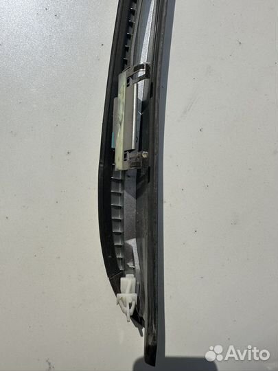 Левый Молдинг лобового стекла Honda Accord 8