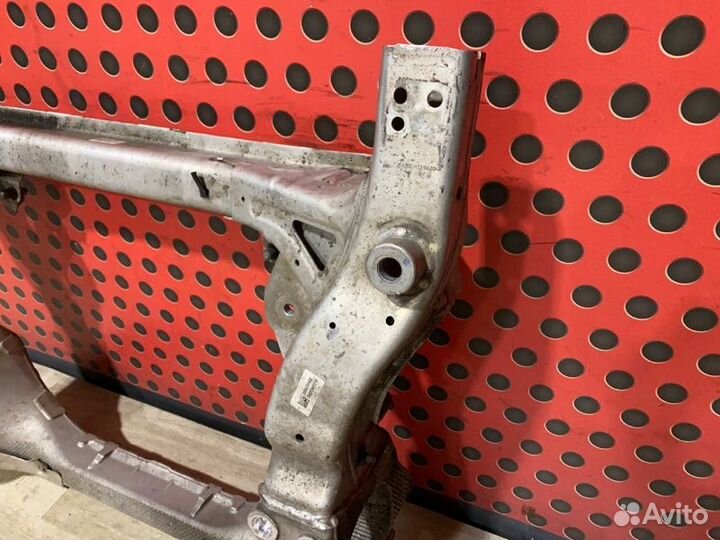 Балка подвески передняя (подрамник) Mercedes-Benz