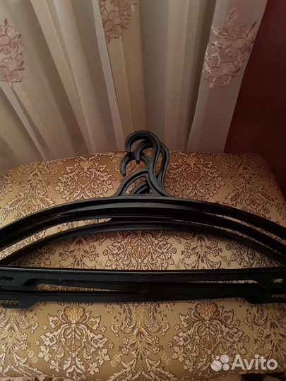 Вешалки для одежды