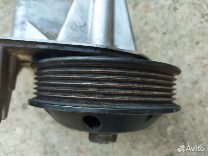 Кронштейн вискомуфты Ауди А4 Б5 2.6 ABC 078121235E