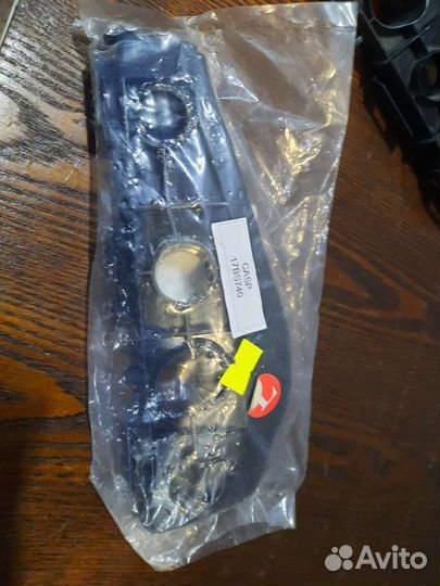 Крепления переднего бампера Toyota Corolla 150