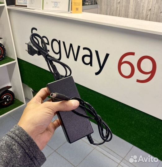 Зарядное устройство для электросамоката 36-72V