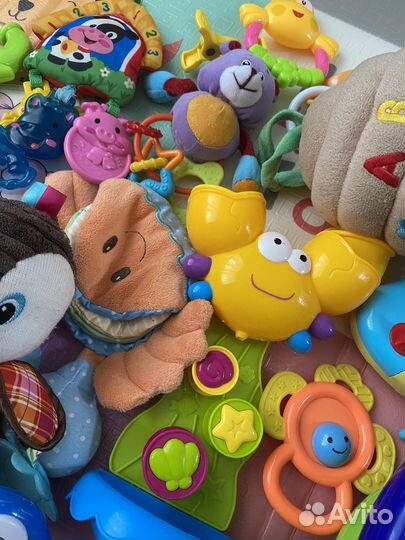Игрушки для малышей пакетом