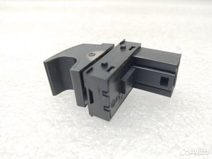 Кнопка стеклоподъемника задняя Volkswagen Tiguan 1