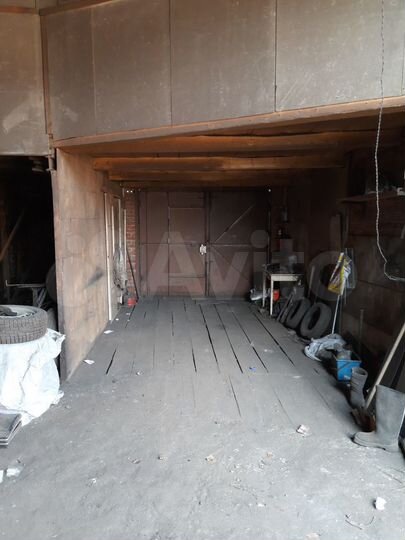 Гараж, > 30 м²