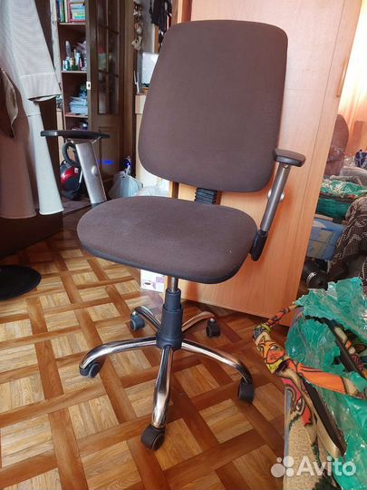 Компьютерное кресло