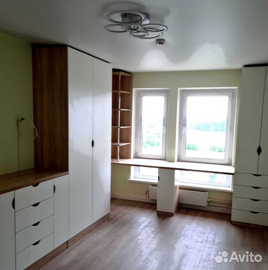 Рабочая зона у окна