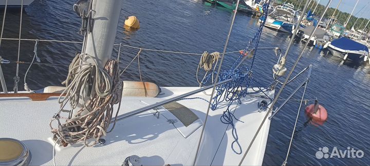 Парусная яхта