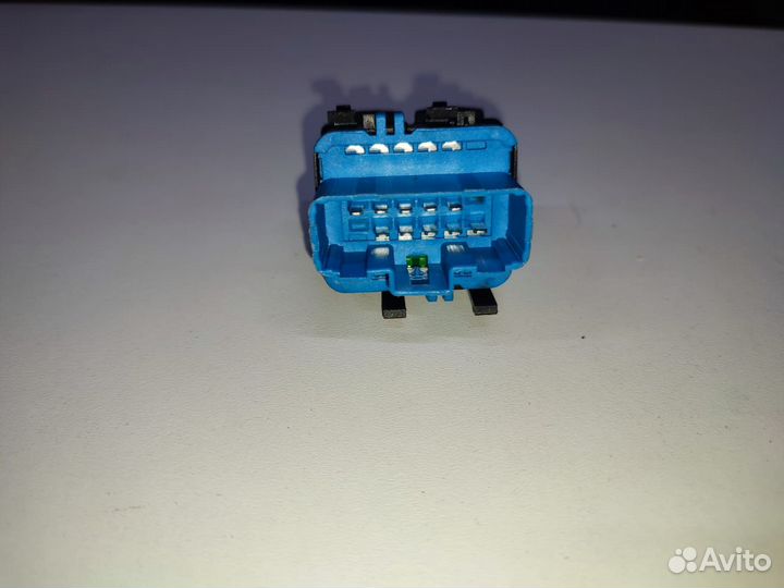 Кнопка стеклоподъемника водителя Renault Megan 2