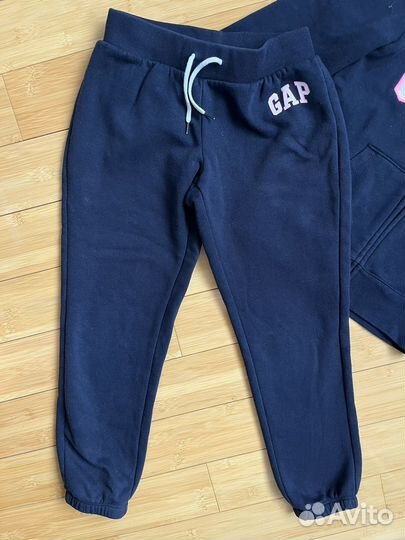 Спортиный костю Gap