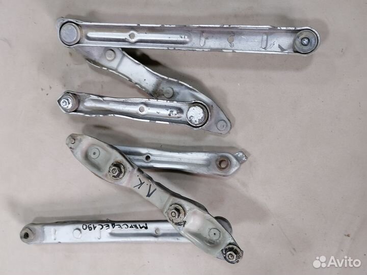 Петля капота Mercedes-Benz 190/W201 1982-93