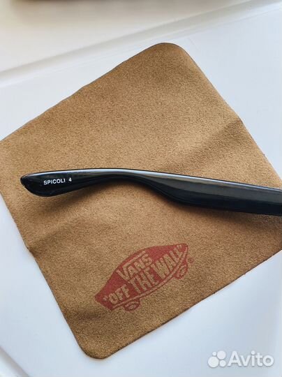 Солнцезащитные очки Vans с чехлом spicoli 4