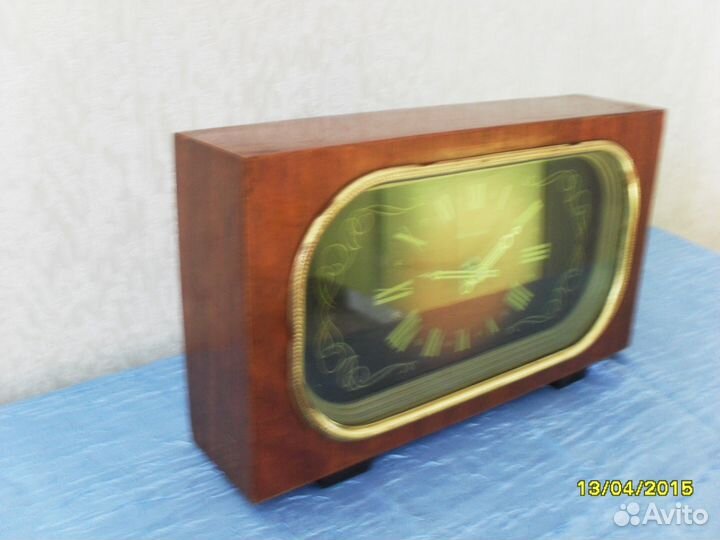 Часы кварцевые Янтарь