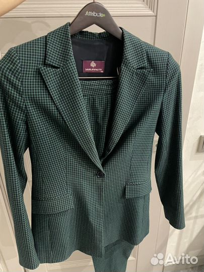 Офисные костюмы