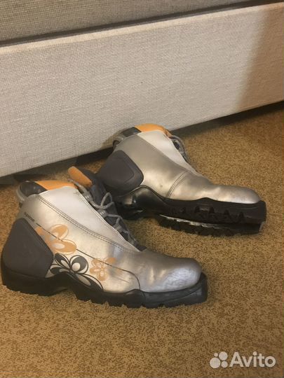 Лыжи беговые и ботинки 38