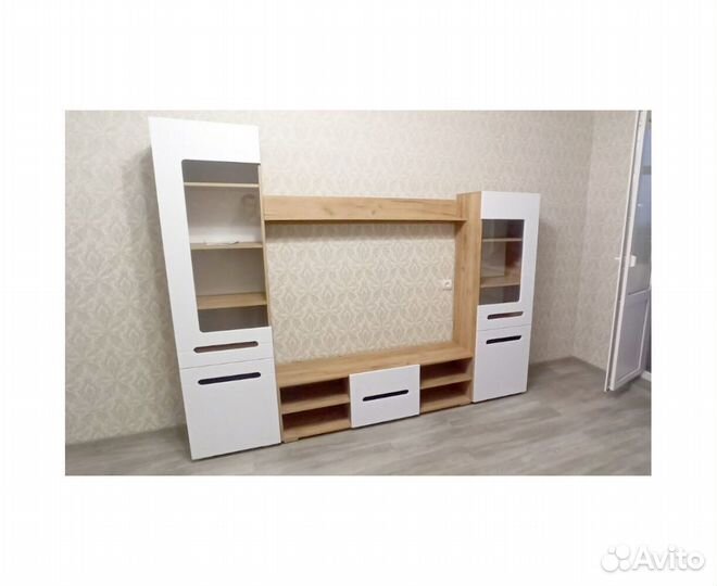 Стенка в гостиную Дуб золотой/Белый глянец 2,4м