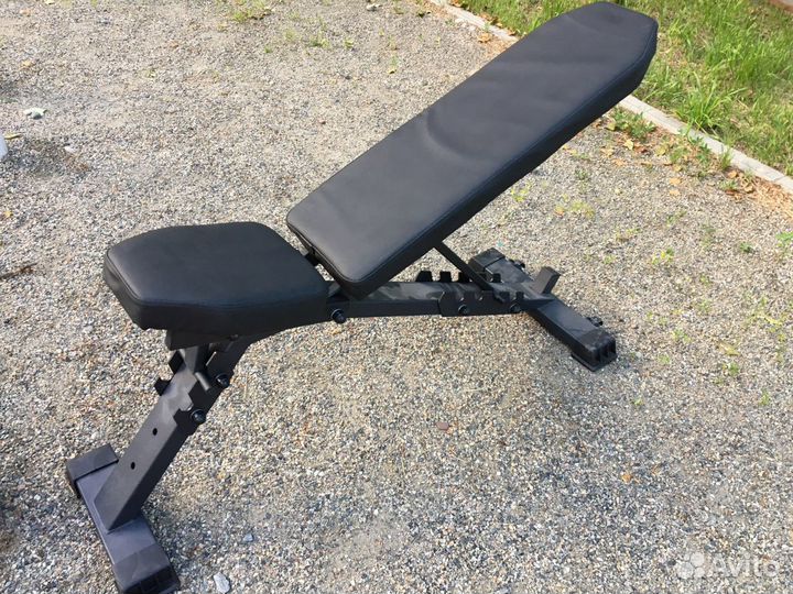 Скамья + гантели по 32кг каждая