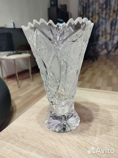 Вазы, салатницы,тарелочки,хрусталь