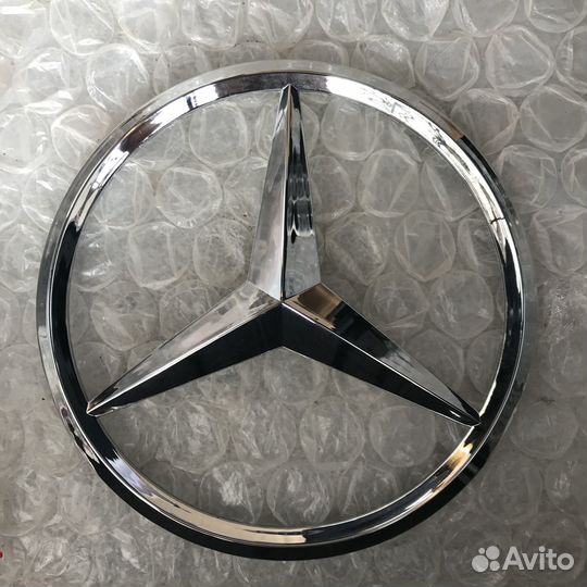 Эмблема, значек Mercedes-Benz