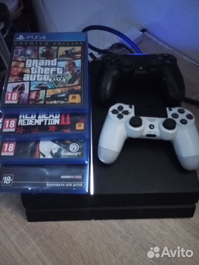 Игровая приставка ps4