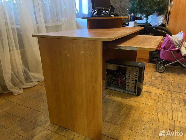 Компьютерный стол