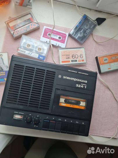 Кассетный магнитофон