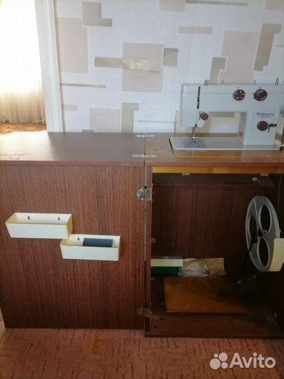 Швейная машина Чайка 143