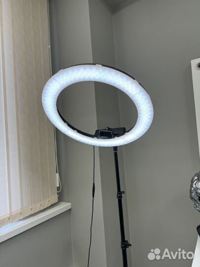 Кольцевая лампа со штативом