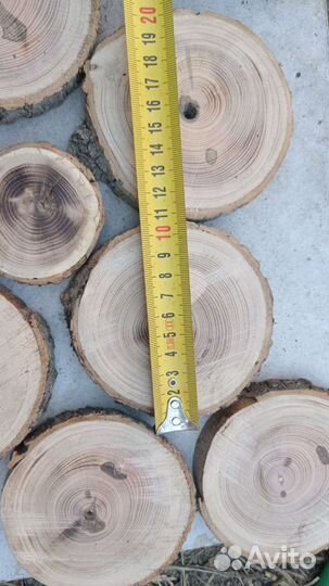 Слэб дерева и спилы