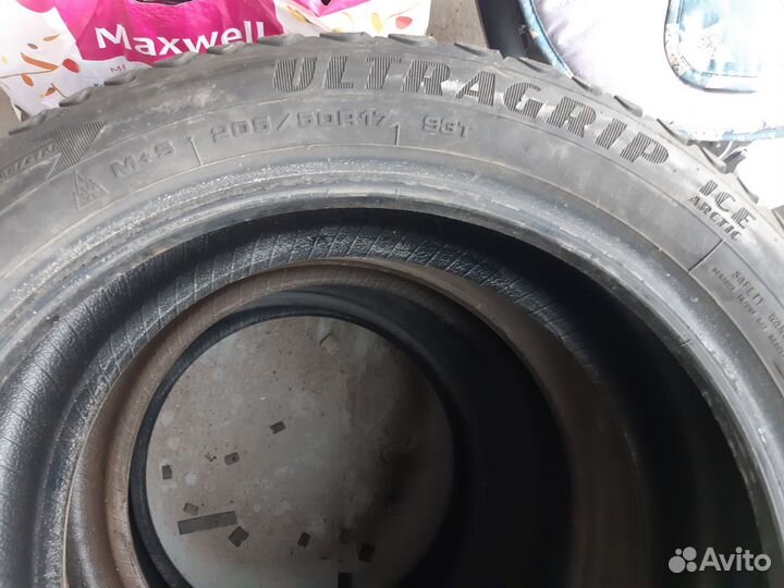Goodyear UltraGrip 205/50 R17