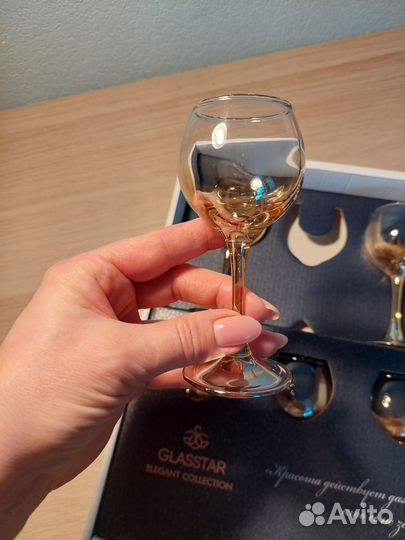 Новый набор рюмок из цветного стекла