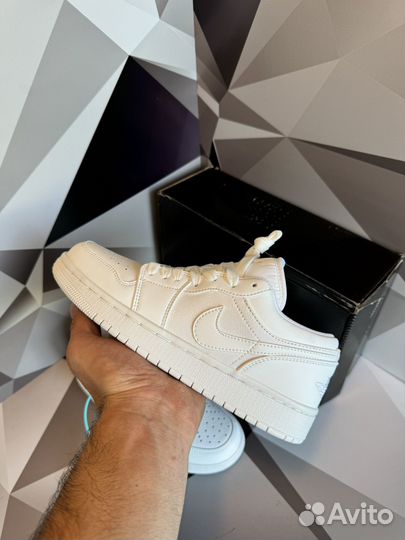 Кроссовки nike air jordan 1 white