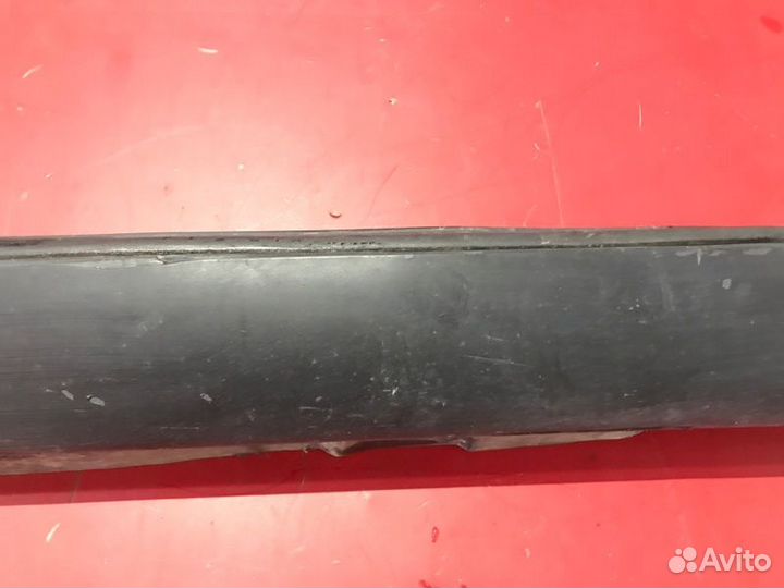 Накладка на порог правая Toyota Avensis Т250