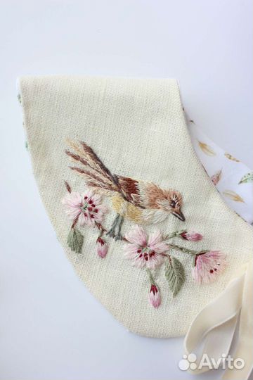 Воротник с вышивкой ручной работы